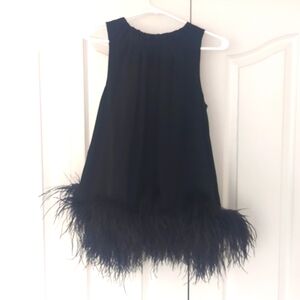 Co feathered runway tunic top ❤️